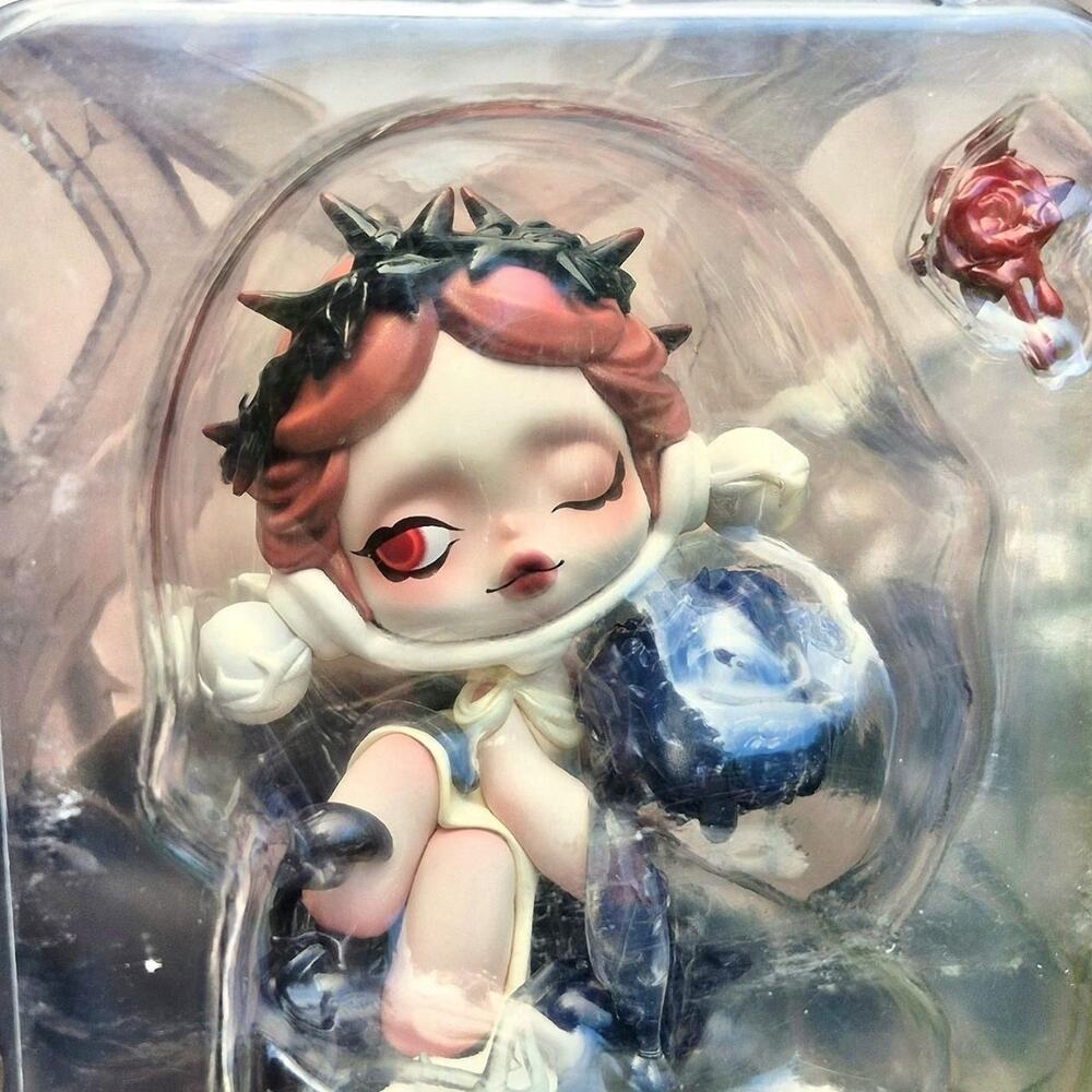 Pop mart skullpanda the glimpse